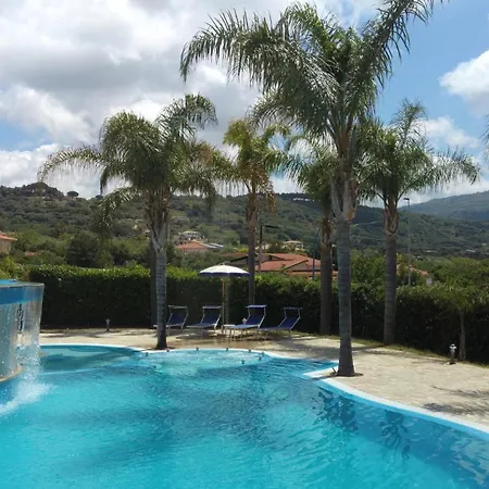 Apart Otel La Taverna 3*