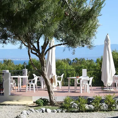 Apart Otel La Taverna 3*