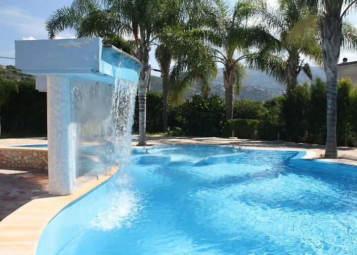 La Taverna アパートホテル