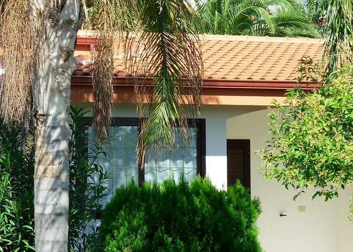 La Taverna アパートホテル