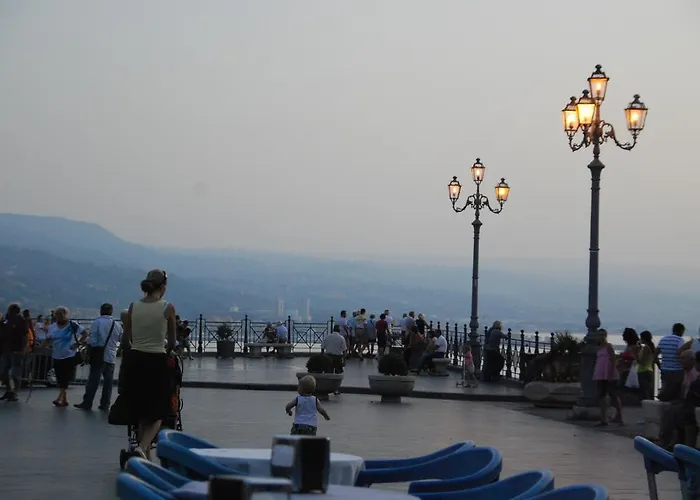 Lägenhetshotell La Taverna 3*