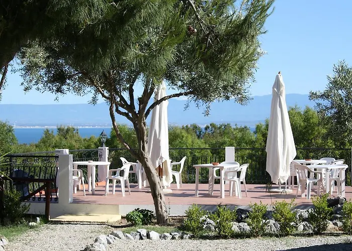 Lägenhetshotell La Taverna 3*